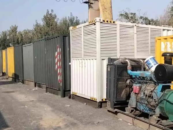 湖南200KW柴油发电机机组每小时油耗是多少？